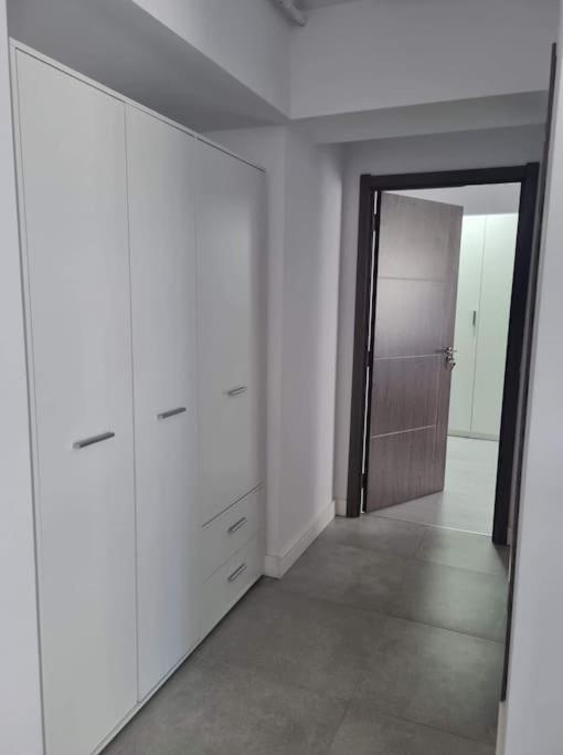 Lovely 1 Bedroom Livingroom Apartment Sector 1 Bucuresti Voluntari Exterior photo